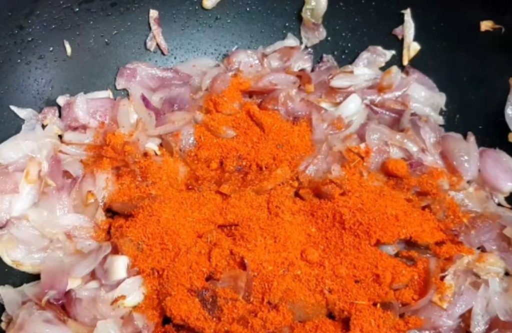 Ulli Mulaku Chammanthi Recipe