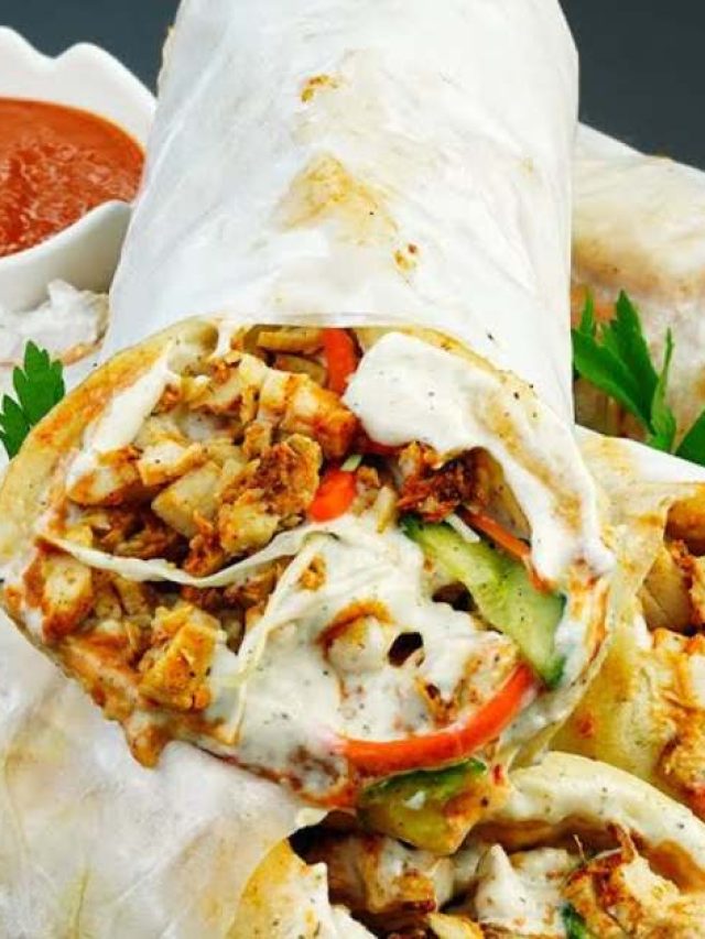 കിടിലൻ രുചിയിൽ ചിക്കൻ ഷവർമ